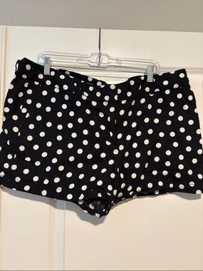 LOFT Women’s Black and White Polka Dot Linen Shorts *has pockets* size 16
